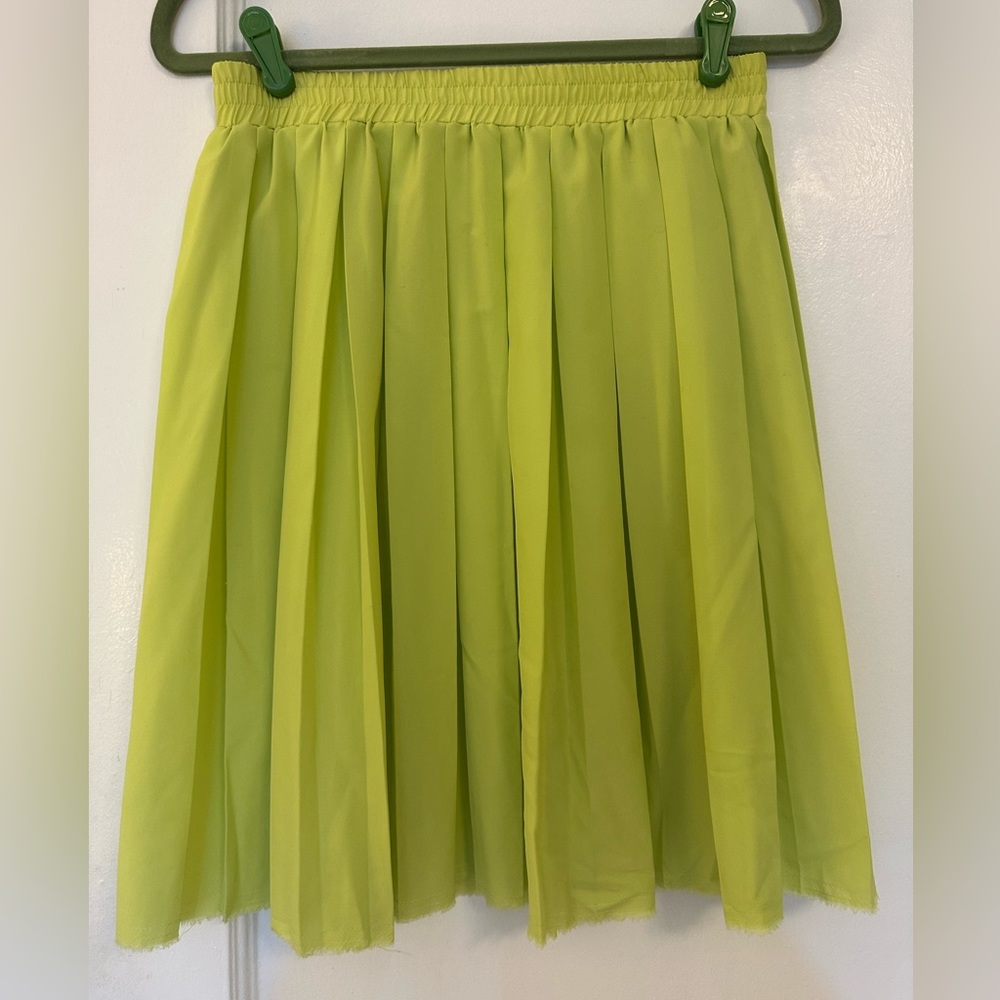 Lime green pleated Anthropologie skirt, size M